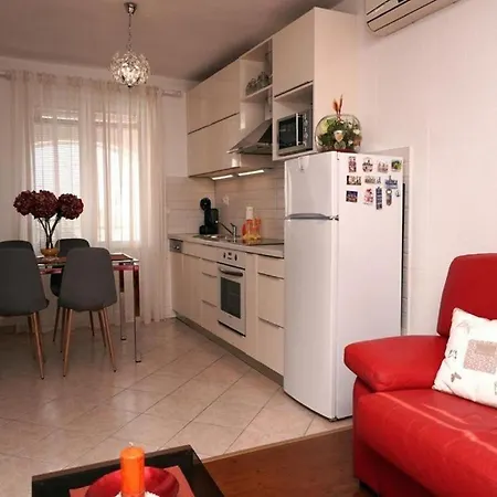 Marijana - Two Bedroom With Terrace * Supetar
