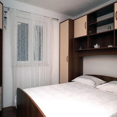 Marijana - Two Bedroom With Terrace Supetar
